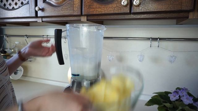 Смузи кокосовый с ананасом смотреть онлайн