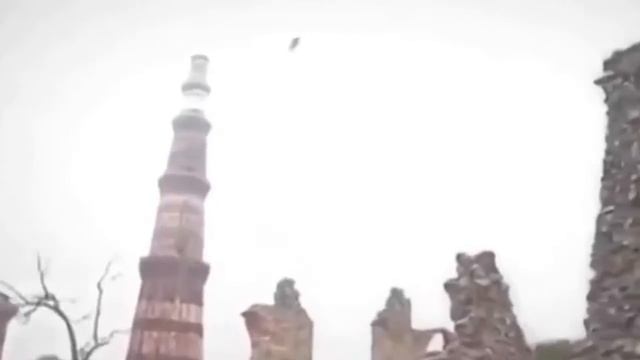 Шокирующее ВИДЕО из Индии!!! ЛЕТАЮЩИЙ ЧЕЛОВЕК попал в объектив камеры!   Материал #50 1