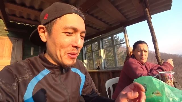 КОГДА ЭТО ЗАКОНЧИТСЯ ? МУСОР КОПИЛИ ДАЖЕ ПОД КРЫЛЬЦОМ ! ВОССТАНОВЛЕНИЕ ЗАБРОШЕННОЙ ДАЧИ ! СТОЛЫЧ ! смотреть онлайн