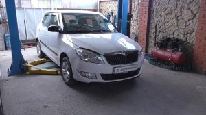 Замена правого внутреннего пыльника привода на Шкода Фабиа 1,6 Skoda Fabia 2011