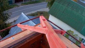 Свесы кобылками на вальмовой крыше. Свой дом