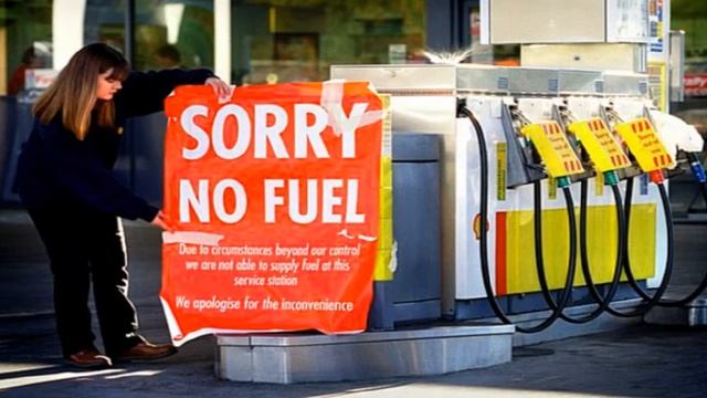 На сколько хватит бензина на горящей лампе топлива. Лампа топлива загорелась смотреть онлайн