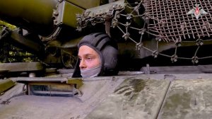 Механик-водитель танка Т-72Б3 с позывным «Кроха» рассказал о своей боевой машине. Он хвалит танк за