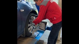 Проверка установочных углов колёс на 3D-стенде Техновектор-7