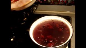 Компот из замороженной ежевики и вишни