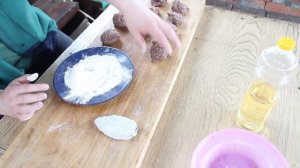 Котлеты из лосятины. Готовим котлеты из мяса лося на даче на огне!