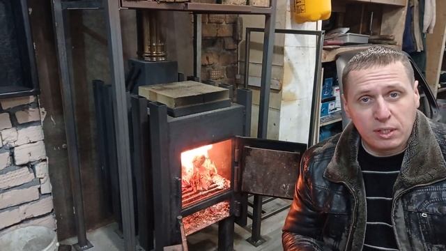 Топлю печь листьями. Печка в гараж своими руками