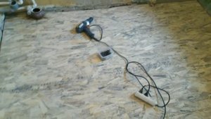 Как выровнять пол в квартире под линолеум своими руками