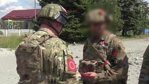 Российских военных наградили за освобождение Красного Лимана