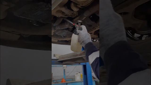 Замена масла #mercedes #mercedesbenz #mitsubishi #mitsubishipajero #автосервис #автосервисмосква смотреть онлайн