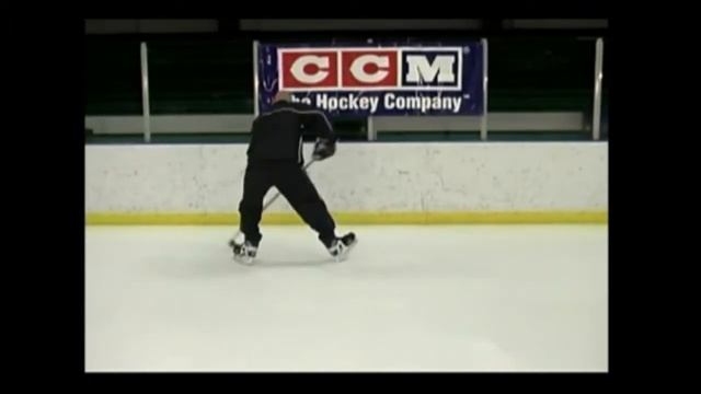 Разворот конька. Часть 2. Хоккей. Работа с клюшкой. смотреть онлайн