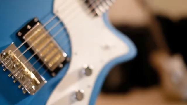 Equitz Guitars Rayburn with onboard Pelican NoiseWorks fuzz смотреть онлайн