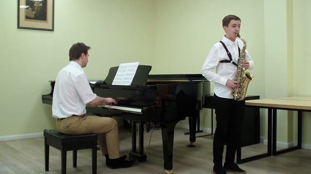 Выпускной экзамен по саксофону смотреть онлайн
