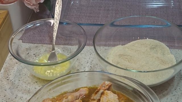 Курица в сухарях. смотреть онлайн