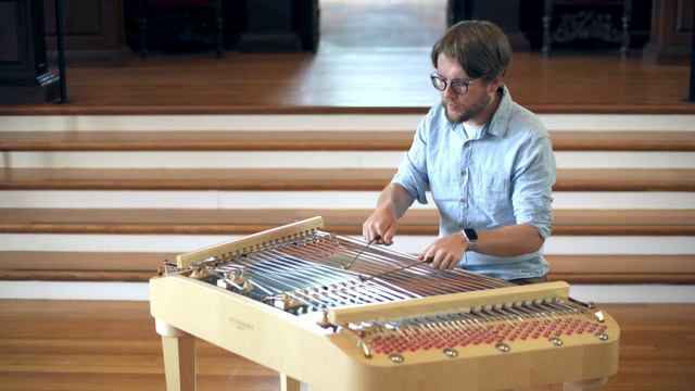 György Kurtág - Un brin de bruyère à Witold for solo cimbalom смотреть онлайн