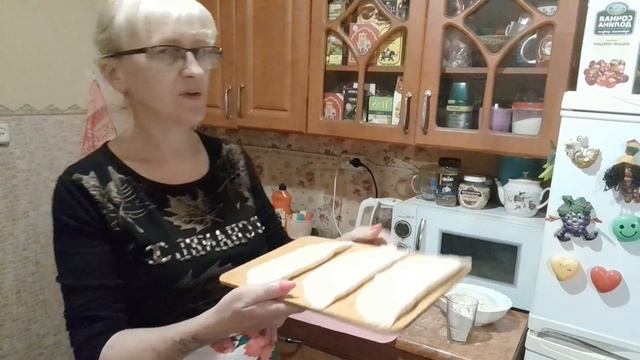 Жизнь в СЕЛЕ//Чебуреки с творогом//Ужин за 10 мин//Помидоры взошли!