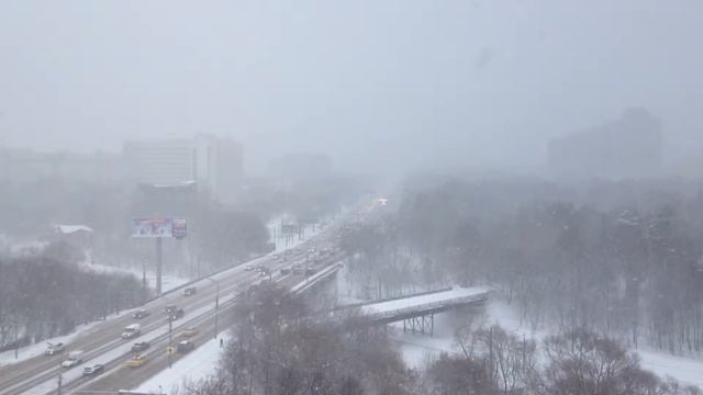 серебристые снежинки надо мной кружат, кружат ... смотреть онлайн