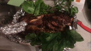 Козлиная нога в духовке: быстро и вкусно