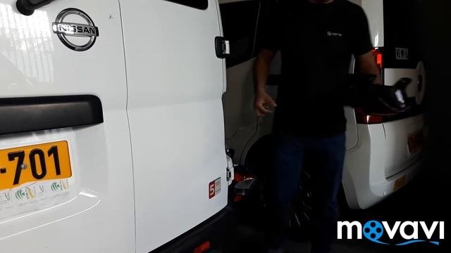 Nissan NV200 Taillight Replacement - ניסאן NV200 החלפת פנס אחורי