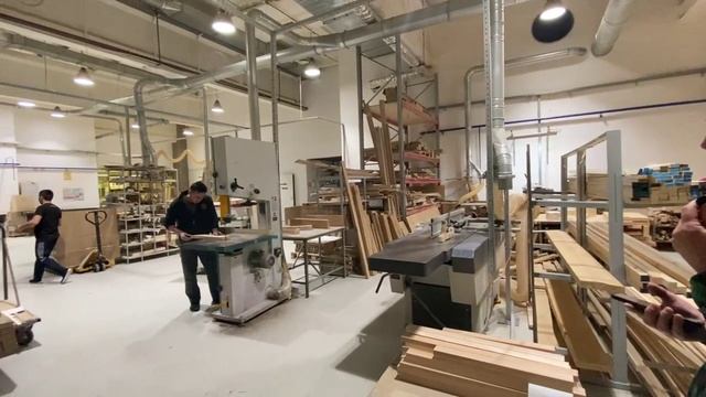 Столярный цех. Этап шлифовки/полировки. смотреть онлайн