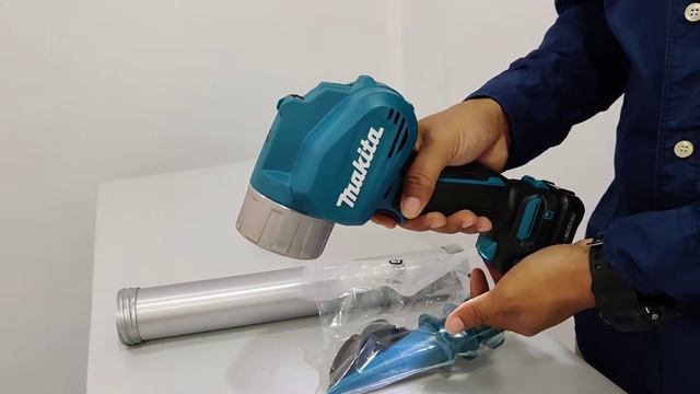 Unboxing CG100DZB Makita Caulking Gun 12V max смотреть онлайн