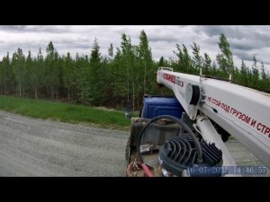 автокран в движении