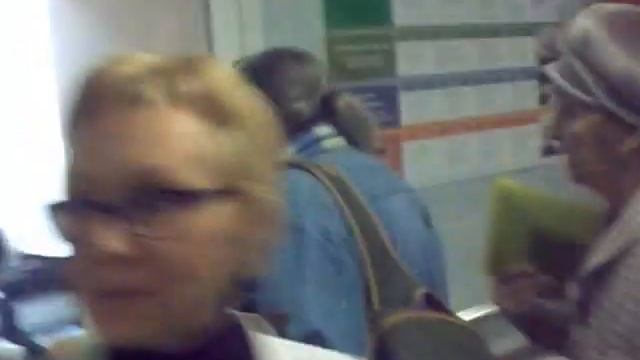 Огромная очередь в Покровской больнице. Санкт-Петербург. смотреть онлайн