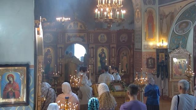 Тихвинской иконы Божией Матери.Акафистное пение Свят.Троице.Божественная Литургия. Молебен за воино смотреть онлайн