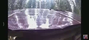 Обзор крыши избушки старой. Крышу покрыли наждачкой