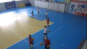Волейбол.Приёмы  работы с мячом  в группах начальной подготовки.