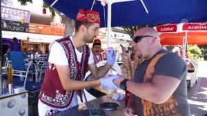 Туристическая Турция. Продавцы мороженого