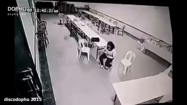 Призраки снятые на камеру. Девушка упала в обморок смотреть онлайн
