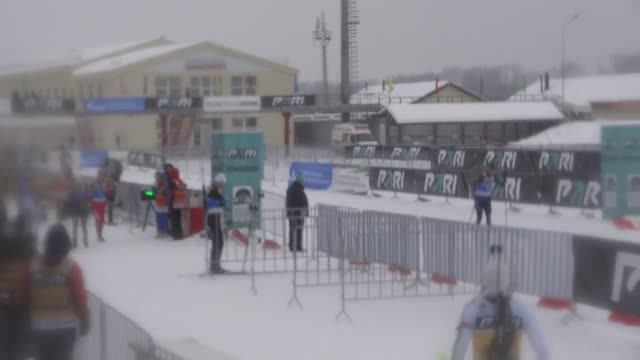 уфа кубок россии биатлон лыжные гонки в шторм снегопад СТРЕЛЬБА ЛЕЖА \ СТОЯ М\Ж 18 12 2022 эстафета