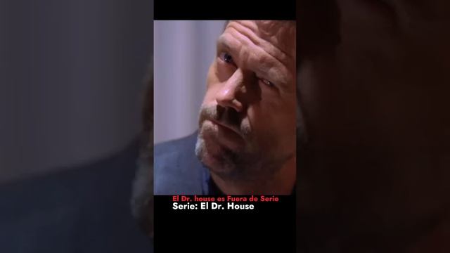 El Dr. House es fuera de serie. #shortsfeed #series  #dr  #shortsvideo #humor #peliculas #comedia