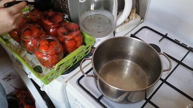 ДЕЛАЙТЕ БОЛЬШЕ! РЕЦЕПТ ОЧЕНЬ ВКУСНЫХ МАРИНОВАННЫХ ПОМИДОР НА ЗИМУ "ЛАКОМКА"!