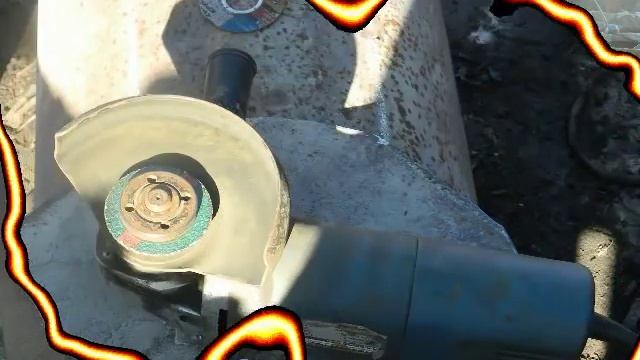 Буржуйка из подножного материала. Гаража еще нет, а печь уже есть! смотреть онлайн