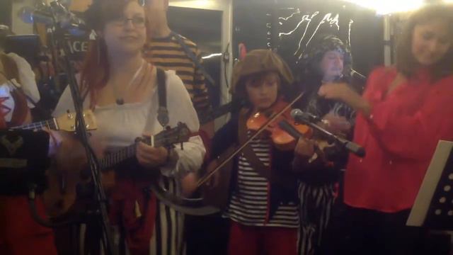 Fisherman's Blues (re-edit) - The Severn Ukes live on The Sabrina 26/08/2014 смотреть онлайн