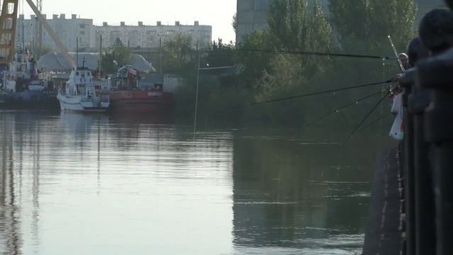 Астрахань Набережная Каспийская селедка