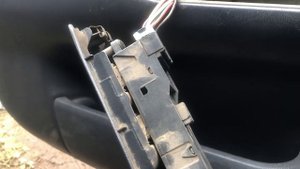 Как снять центральный блок управления стеклоподъемниками на автомобиле nissan primera p11