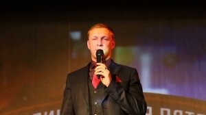 Алексей Красноцветов  - человек , любящий комедию