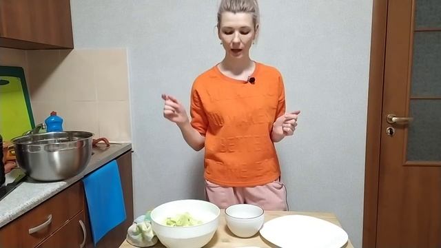 Салат "Цезарь с индейкой". Один соус как маринад и заправка для салата.