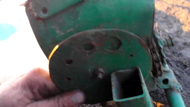 Самодельная сеялка.   Selbstgemachte Sämaschine.