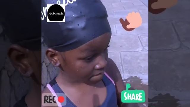 Swimming Cap that keeps your hair Dry смотреть онлайн