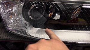 Замена стекол и чистка фар AUDI A8. Покраска масок фар в черный мат. До/после в видео