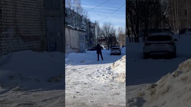 В Пыть-Яхе снова справляют нужду в общественном месте