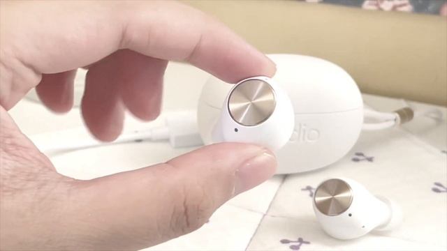 Pair of Wireless Earphones that get you into zone of productivity feat. Sudio T2