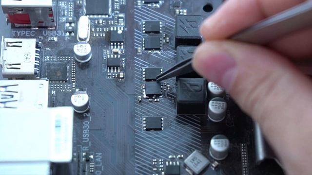 Ремонт материнской платы. Не включается, пахнет горелым смотреть онлайн