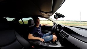 BMW 320 vs Daihatsu YRV Turbo