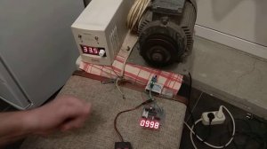 Замер оборотов электродвигателя тахометром