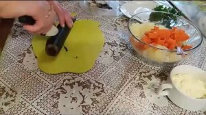 Салат рыжик!!! с копчёной скумбрией,,,